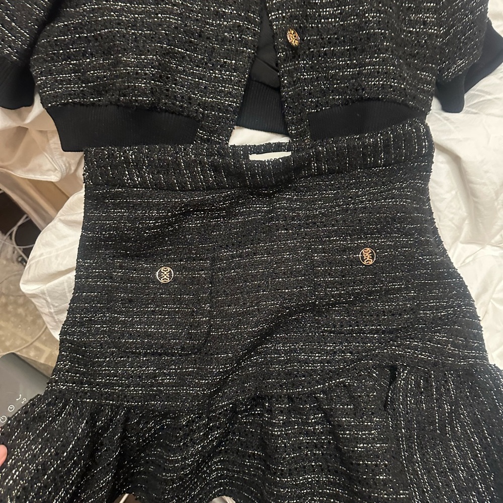 Cropped metallic tweed jacket and mini skirt - Picture 11 of 12